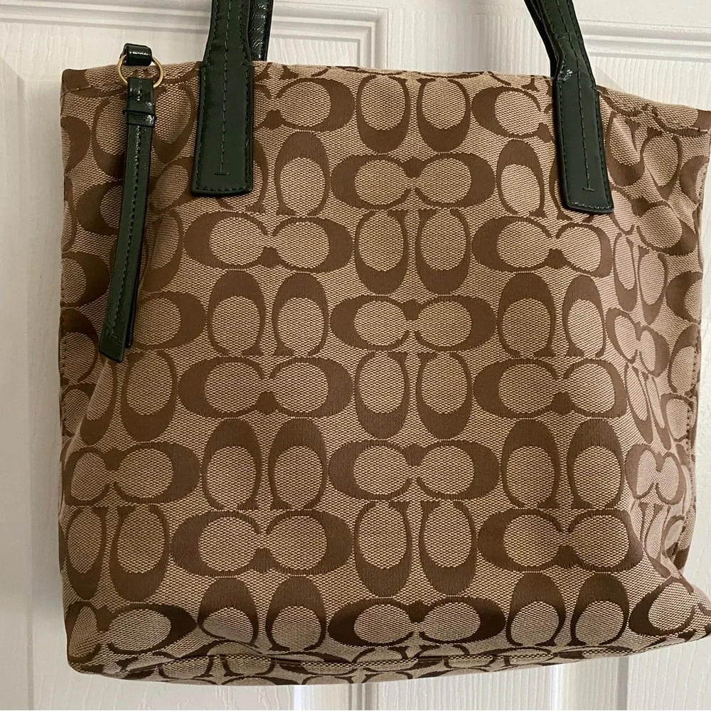 NWOT Coach F25706 With Certificate of Authenticity - Picture 3 of 8